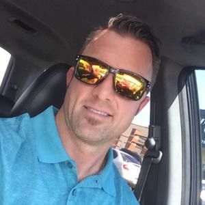 Meet your Posher, Derek